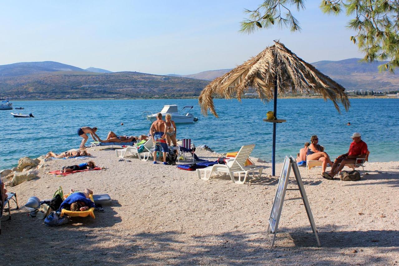 Apartments With A Parking Space Mastrinka, Ciovo - 4324 Trogir Bagian luar foto