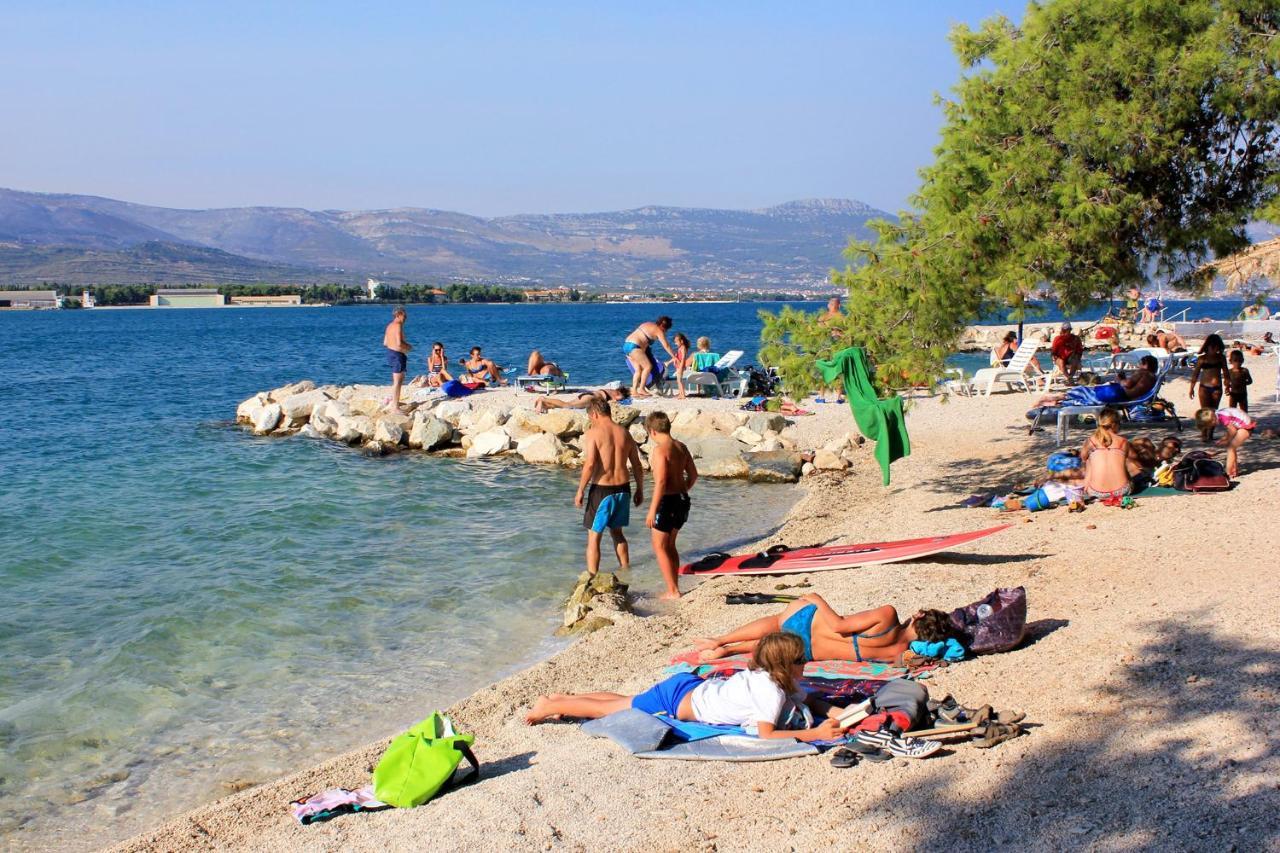 Apartments With A Parking Space Mastrinka, Ciovo - 4324 Trogir Bagian luar foto