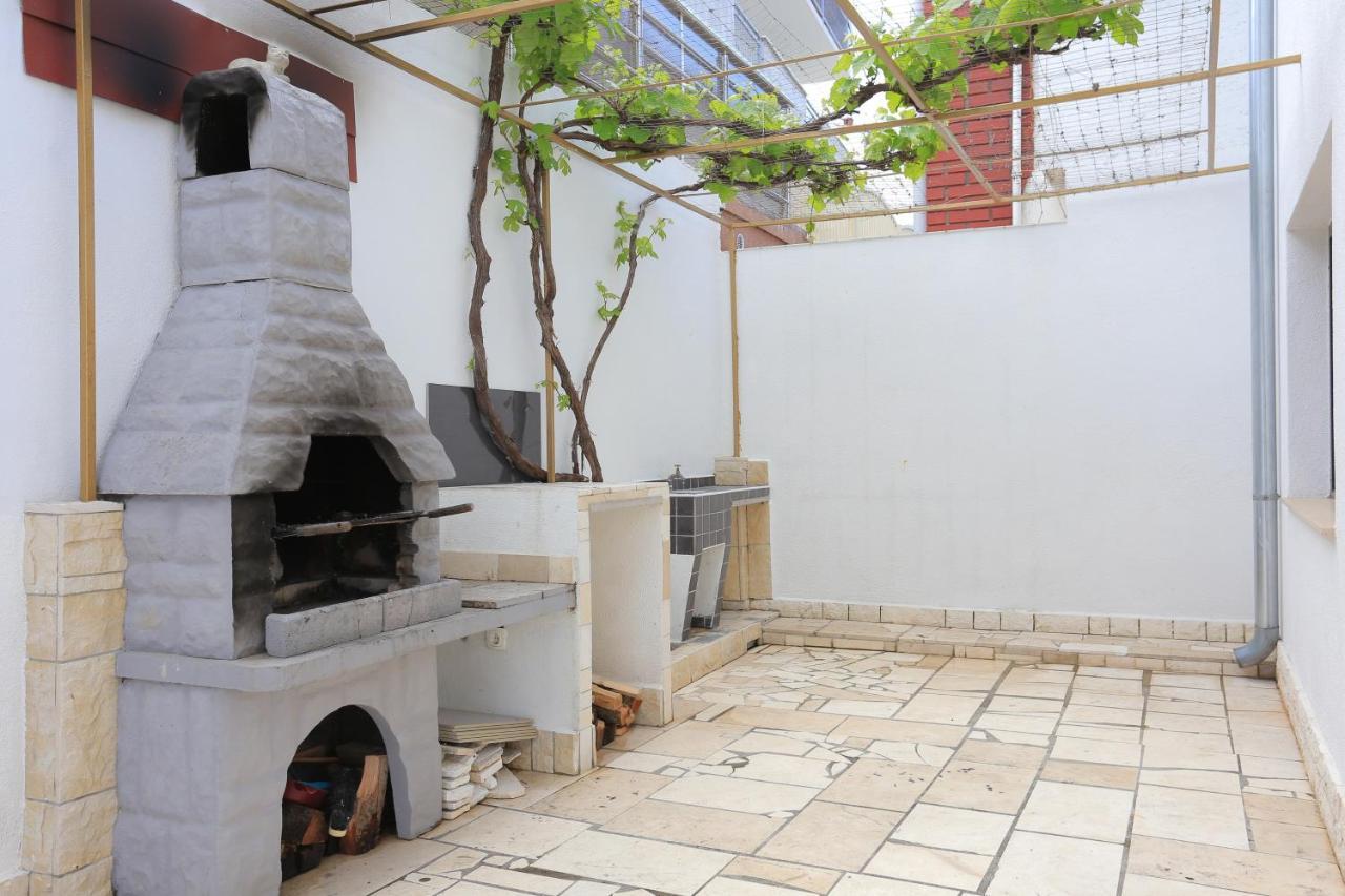 Apartments With A Parking Space Mastrinka, Ciovo - 4324 Trogir Bagian luar foto