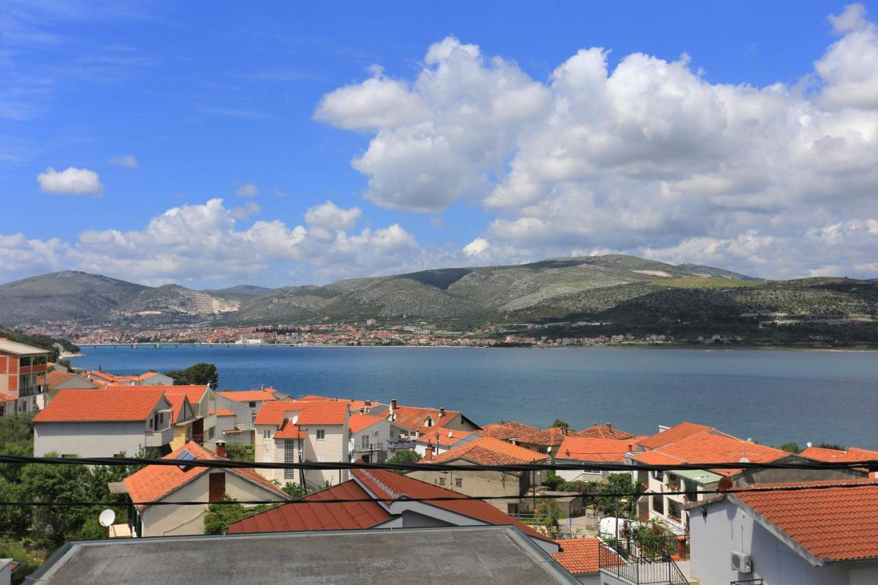 Apartments With A Parking Space Mastrinka, Ciovo - 4324 Trogir Bagian luar foto