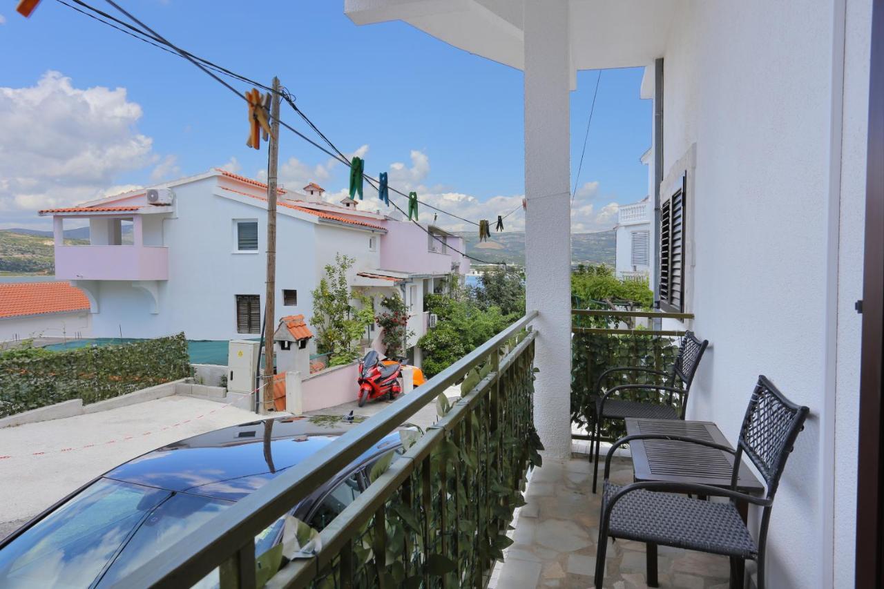 Apartments With A Parking Space Mastrinka, Ciovo - 4324 Trogir Bagian luar foto