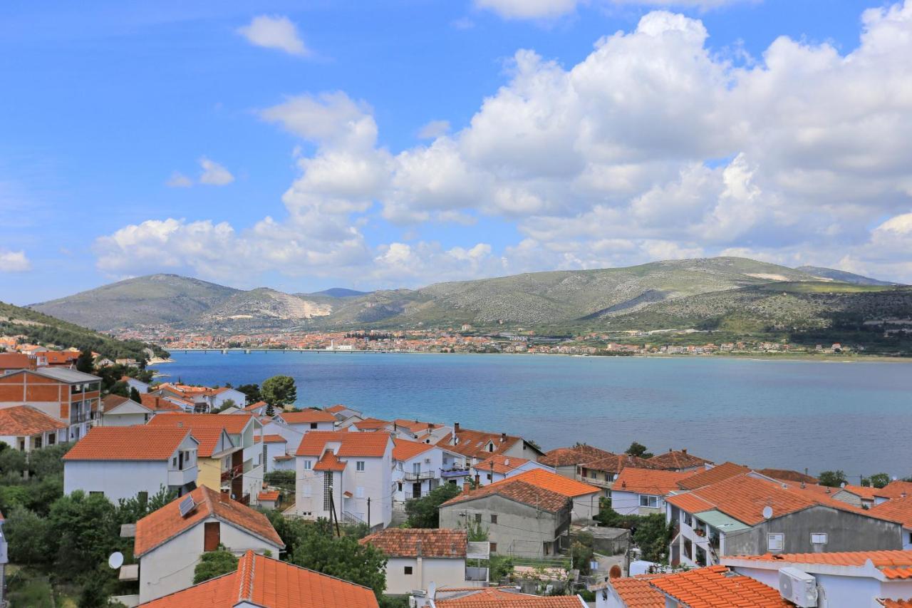 Apartments With A Parking Space Mastrinka, Ciovo - 4324 Trogir Bagian luar foto