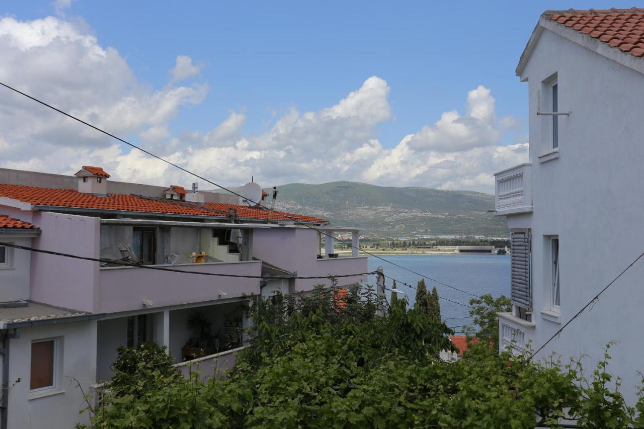 Apartments With A Parking Space Mastrinka, Ciovo - 4324 Trogir Bagian luar foto