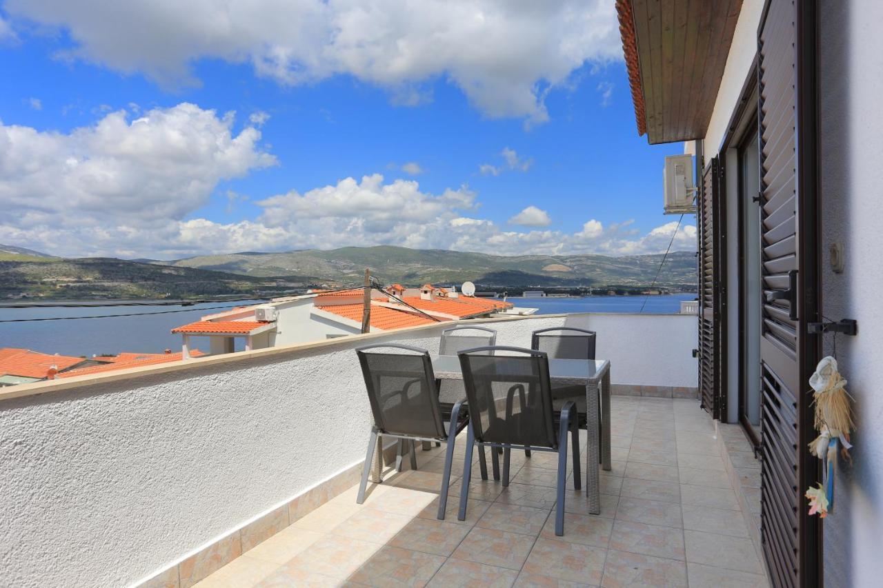Apartments With A Parking Space Mastrinka, Ciovo - 4324 Trogir Bagian luar foto