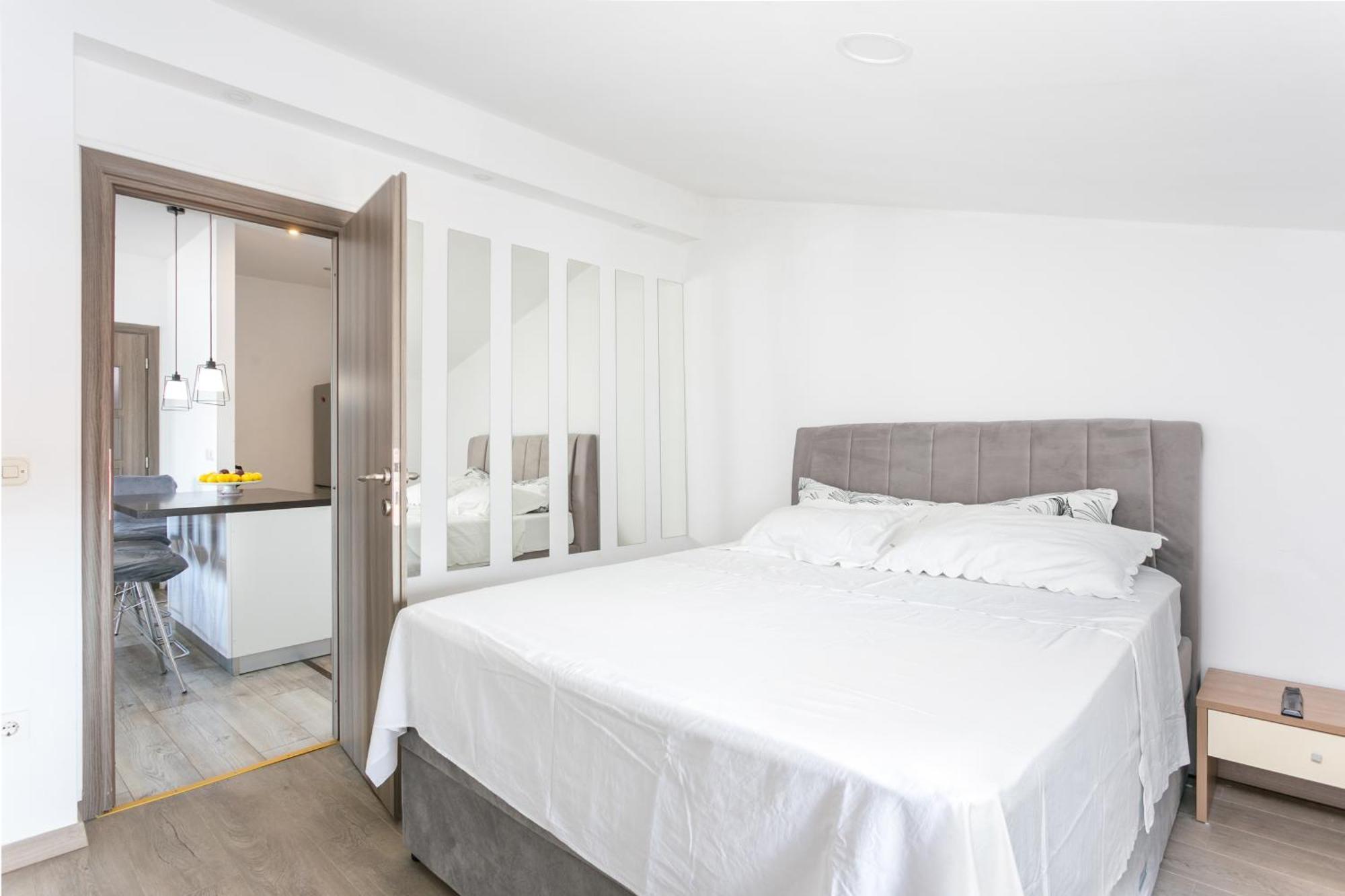 Apartments With A Parking Space Mastrinka, Ciovo - 4324 Trogir Bagian luar foto